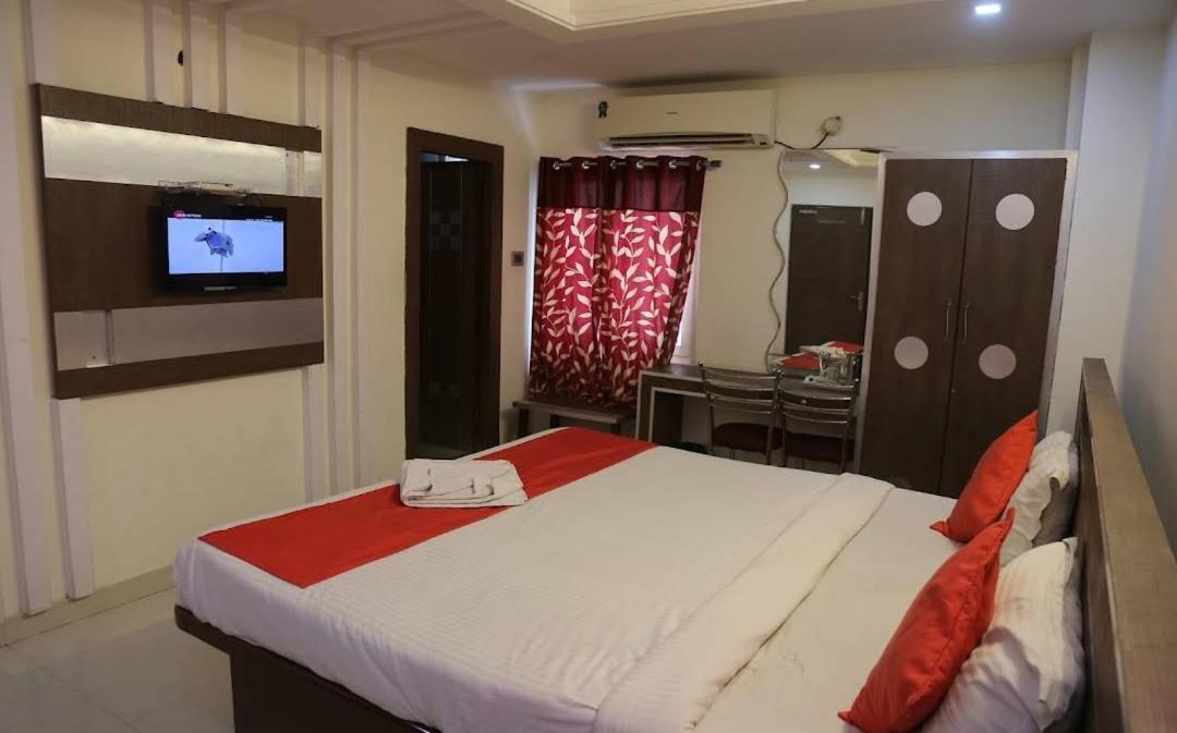 Padmavathi Family Guest House ויסאקפאטנם מראה חיצוני תמונה