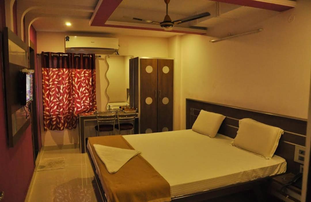 Padmavathi Family Guest House ויסאקפאטנם מראה חיצוני תמונה
